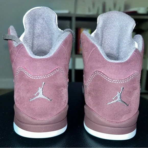 Jordan 5 Retro ‘Burgundy’kids 2Y (GS)burgundy lt blueGreat Condition